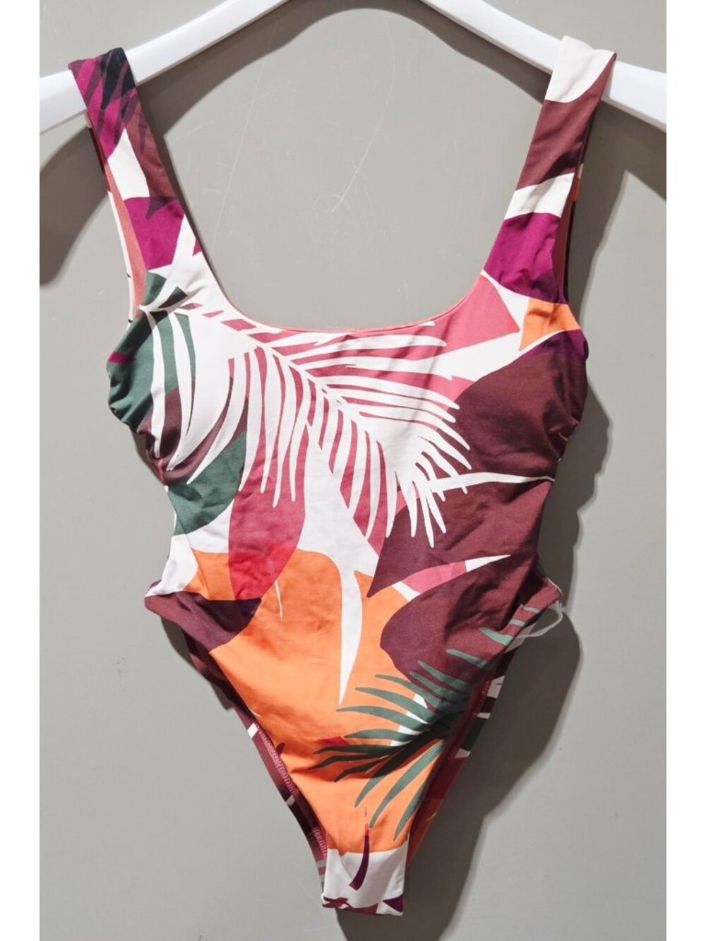 Vitamin A Dark Multicolor Palm Leaf Print Scoop Neck 1 Pc Swimsuit - Size XS 0/2